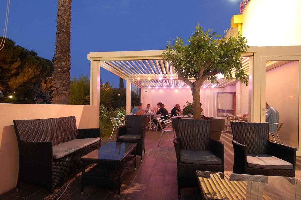 The Originals City, Hotel Nimes Costieres, Ex Inter Hotel Luaran gambar